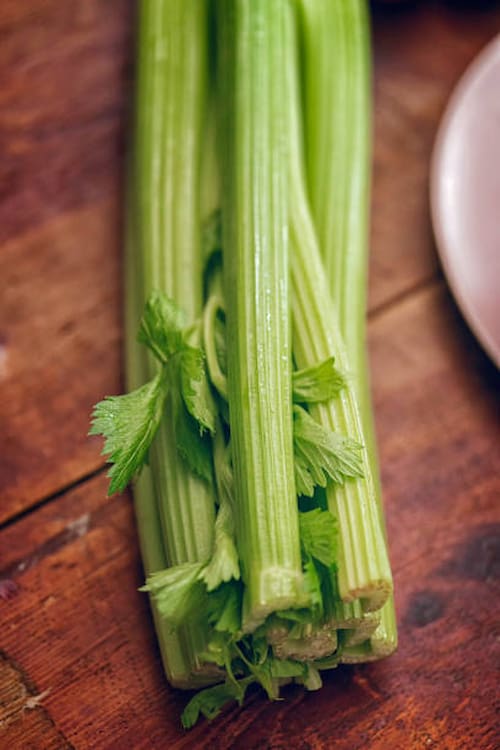 کرفس سبز ممتاز مناسب رستوران‌ ها و آشپزخانه‌ های صنعتی